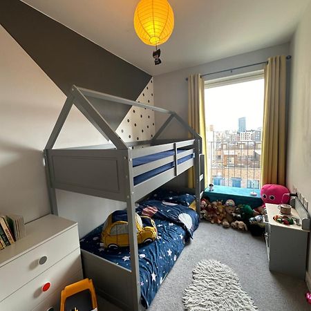 Luxury 3 Bedroom Flat In Stratford, London Exteriör bild
