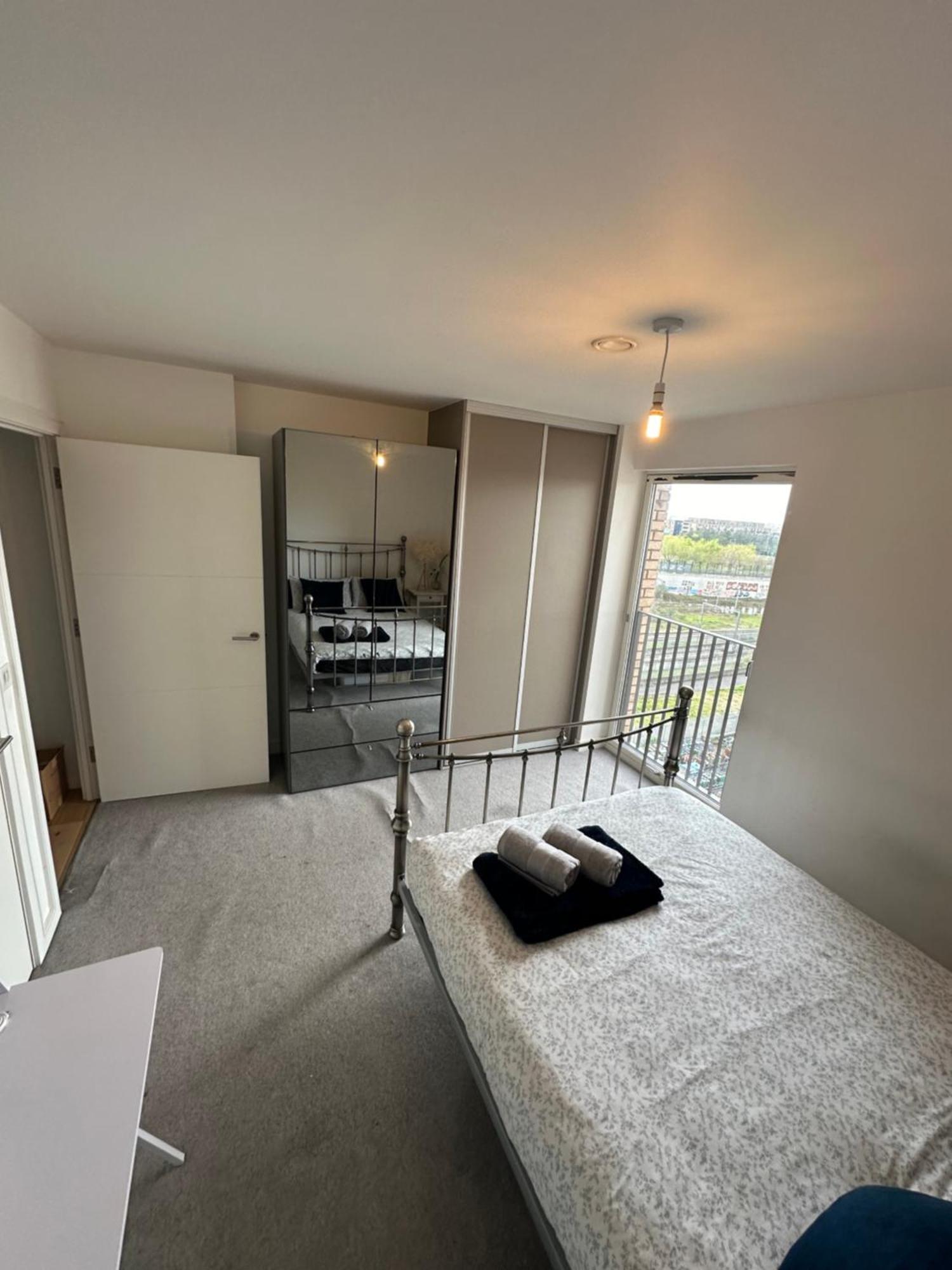 Luxury 3 Bedroom Flat In Stratford, London Exteriör bild