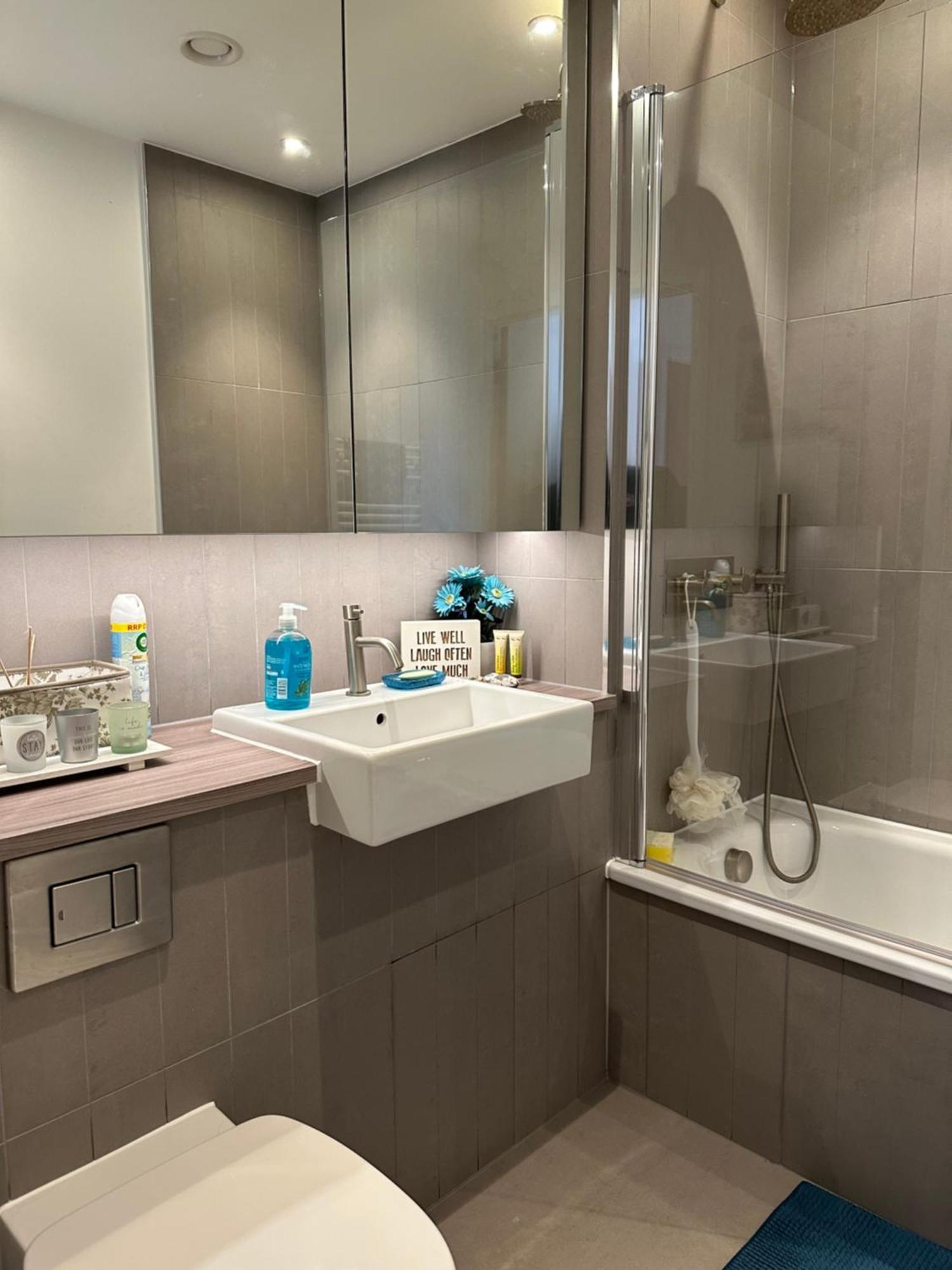 Luxury 3 Bedroom Flat In Stratford, London Exteriör bild